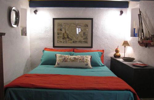 Blue Door (in the castle of Monembasia) - Foto 1