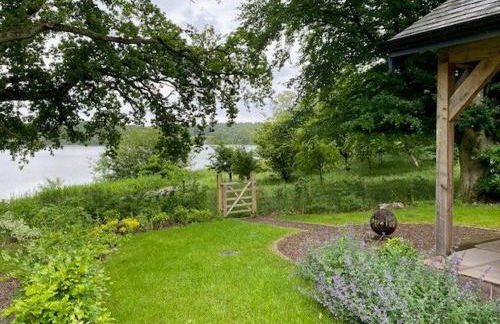 Waters Edge, Talkin Tarn, a luxurious bungalow with stunning views over the tarn - Foto 27