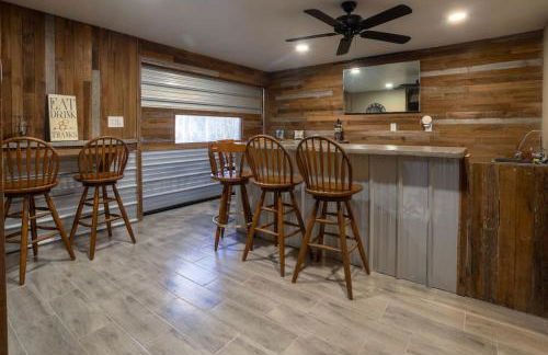 Riverfront Home (Apartment and Bar) - Foto 21