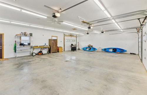 Lakeside 4BR Retreat Private, Peaceful & Scenic villa - Foto 39