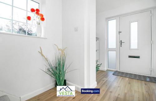 Three Bedroom House By Vesta Serviced Accommodation & Short Lets Borehamwood With Free WiFi & Free Parking - Foto 23