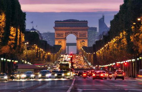 1min Walk From Champs Elysées - Avenue Montaigne - AC - Self-Checkin - Working Desk - Foto 2