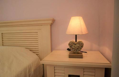 Gîte LES PINS climatisé piscine jardin parking - Foto 16