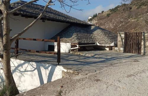 Άνετος χώρος με parking, αυλή και θαυμάσια θέα - Foto 6