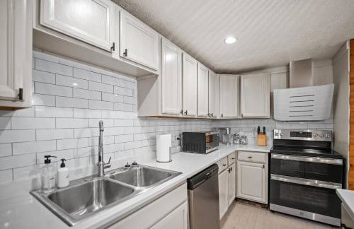 10min to NRG | Hot tub | Sauna | Firepit | 4br 3ba - Foto 31