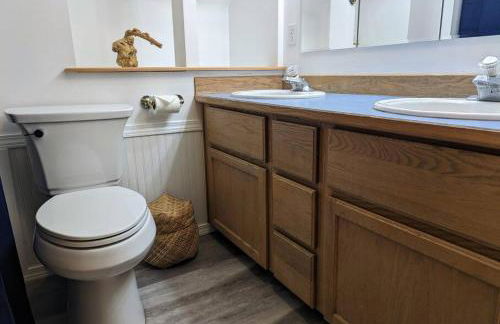 Five Bedroom Colonial Style Home - Foto 32