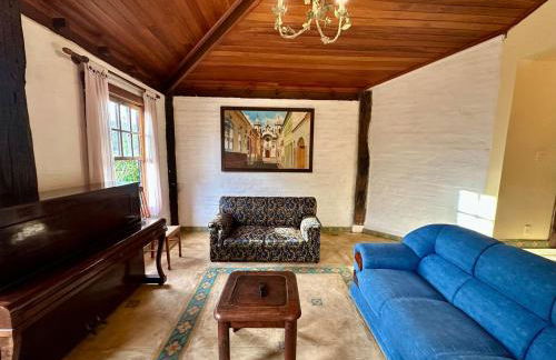 Casa Rústica - 3 vagas de garagem - Pet Friendly com vista para Serra de São José - até 8 hóspedes - Foto 7