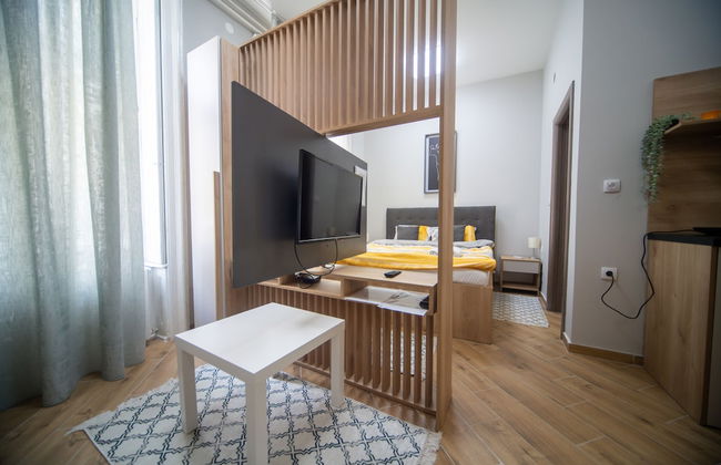 Manoir Apartments - Photo 4