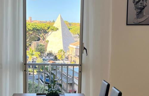 PyramidHouse Rome - Apartment 100mq with View - 2km from the Colosseum - Foto 1