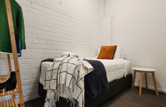 U Suites on Webb - Photo 34