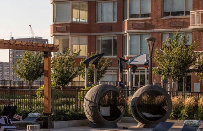 Bluebird Suites near Newport Center - Foto 34