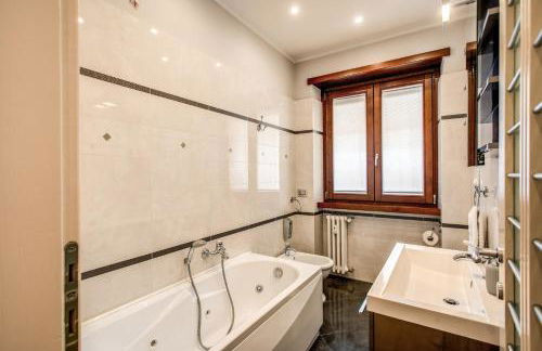 La Dolce Vita Of Via Veneto - Prestigious Apartment With Wonderful Terrace In the Historic Center - Foto 42