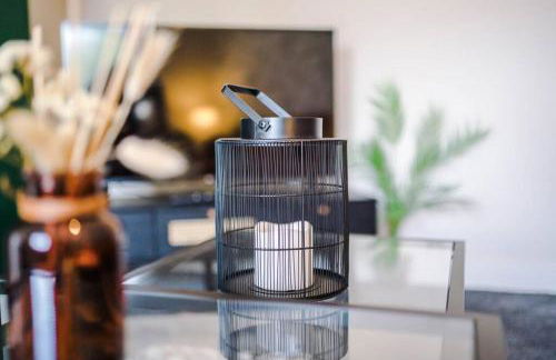 Cheerful 3 bedroom home with parking near Chester - Photo 10