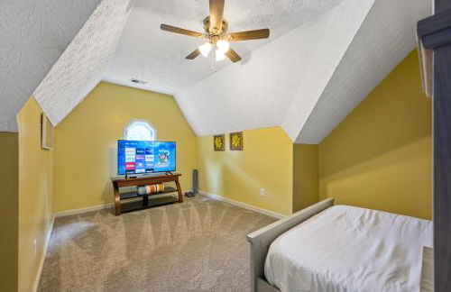 Relax In This 4BR Retreat With Screened Snug Porch - Foto 28