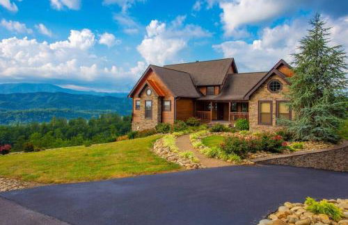 Splashing at the Bluff - Premier Smoky Mountain Views - Indoor Pool Spa - Luxury Cabin - Gatlinburg - Pigeon Forge - Foto 16