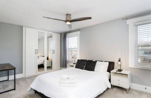 Modern 3BR w Yard Garage - Photo 18