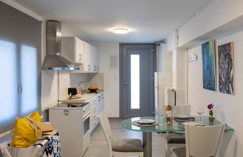 Restia Seaside Apartment I, 50m from Megas Gialos Beach - Foto 13
