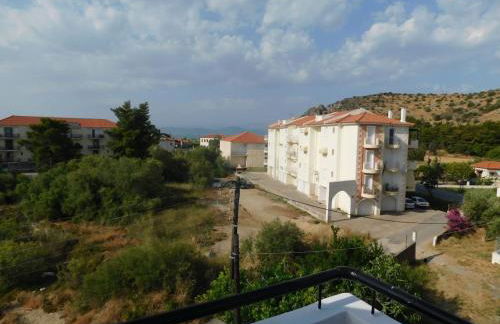 A Bright Home Away From Home - Foto 19