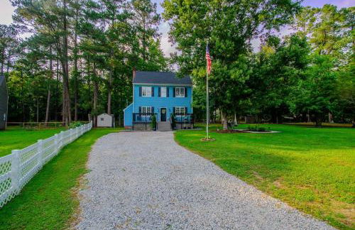 Private 1 Acre Retreat, Spa, Firepit, Gym, Chickens, King Suite, Pets - Foto 2