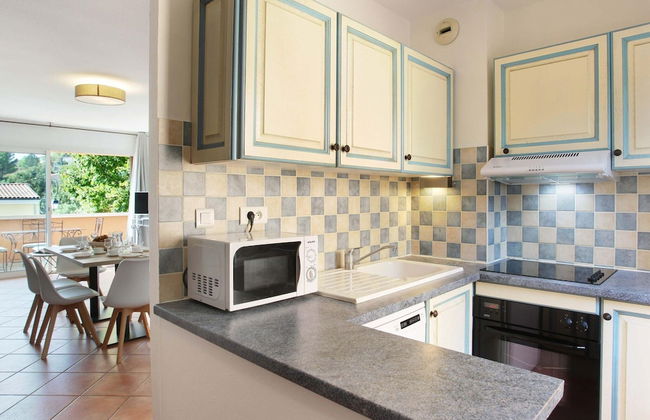 Apartment in Greoux-les-bains Near Lakes - Foto 4