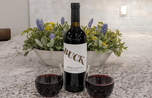 The White House Coveted Triplex Near Lake - Foto 4