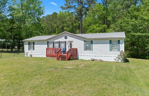 Spacious 2BR Retreat-10 minutes to the Beach! Pet Friendly! - Foto 38