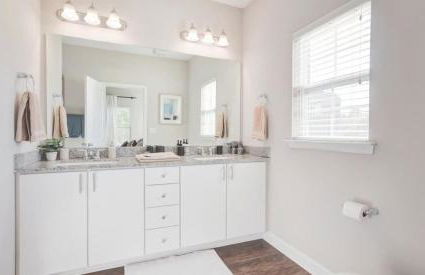 3BR Townhouse King Bed Garage Pineville - Foto 13