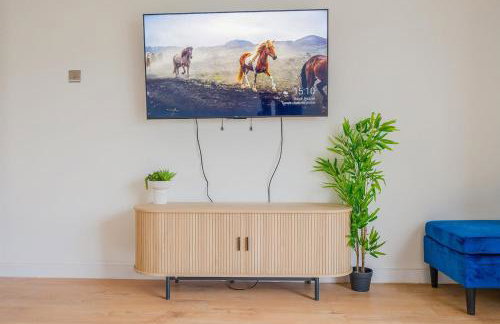 Modern Home with Games Room, Watford - Foto 4