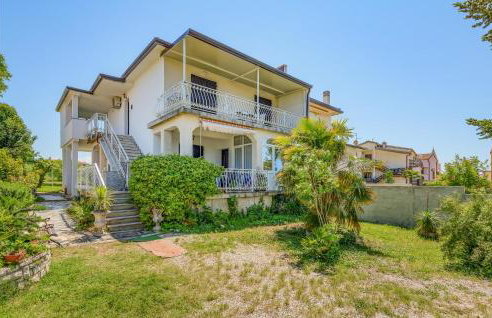 Beautiful Apartment In Umag With Wifi - Foto 1