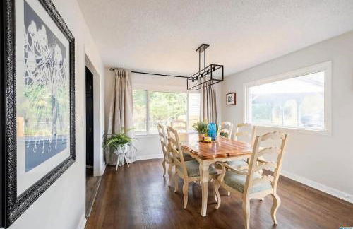 Southern Charm l 5BR l Sleeps 14 l A Location - Foto 2