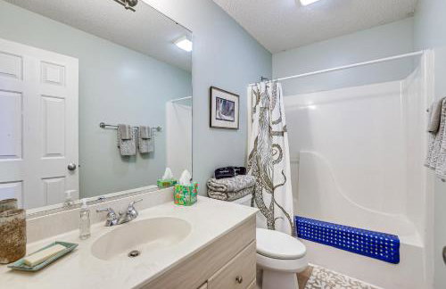 Forest-View Gem on Vaughn Creek Less Than 1 Mi to Dtwn! - Foto 16