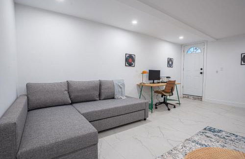 Stylish 2BD Brooklyn Retreat with Backyard & Basement - Foto 32