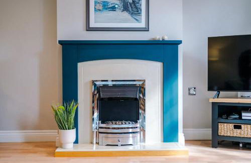 Charming Townhome Retreat, close to Manchester - Photo 19