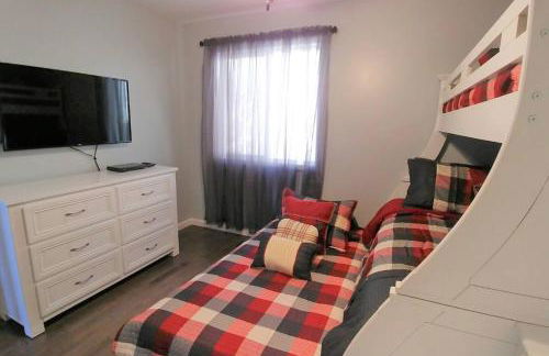 Peace of Heaven, Modern Chic Cabin, Majestic Mountain Views, Hot Tub, Fire Pit, Outdoor Games, Close to Town - Foto 36