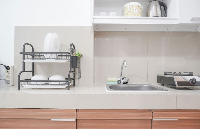 Minimalist And Cozy Studio Room At The Nest Puri Apartment - Foto 10