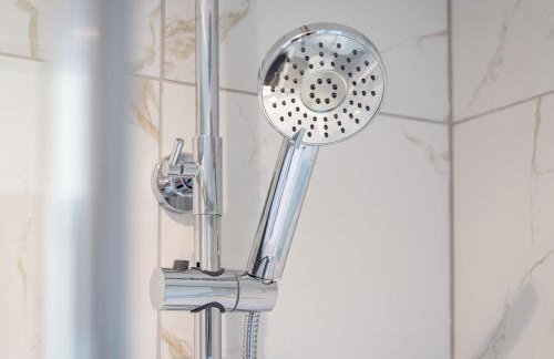 Pass the Keys Stylish 4 Bedroom Home with Parking in Borehamwood - Foto 37