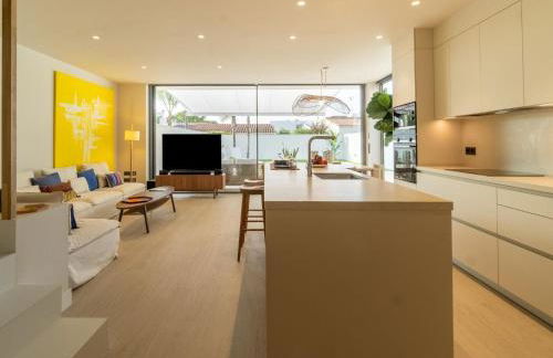 Sunny Villa by Platja Ardiaca - Photo 11