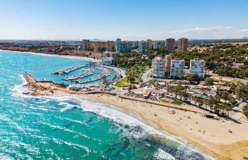 Entire Large Villa next to Award-winning beach - Foto 4