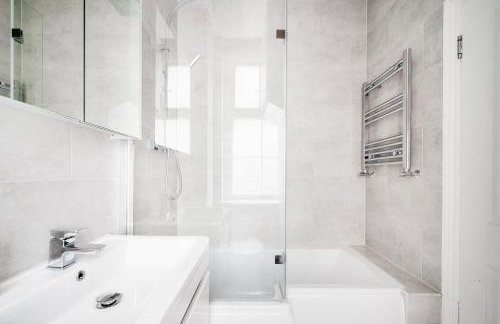 Serene One Bedroom Apartments Holborn, 10 Min Walk to Oxford Street - Photo 8