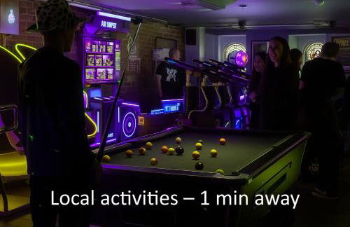 Central Apt With Balcony - Walk to Bars & Stations - Foto 33