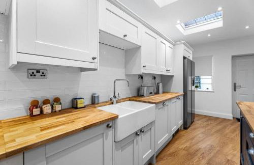 Luxury Grade II Townhouse Jewellery Quarter Sleeps 11 Spa Bathroom Birmingham City Centre - Foto 7