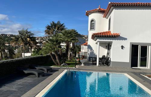 Funchal Apt- Sleeps 2 - Pool & Parking - Madeira - Foto 5