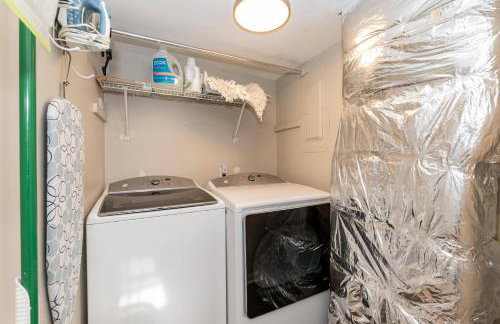 Private, Updated Townhouse in DT Apex - Foto 17