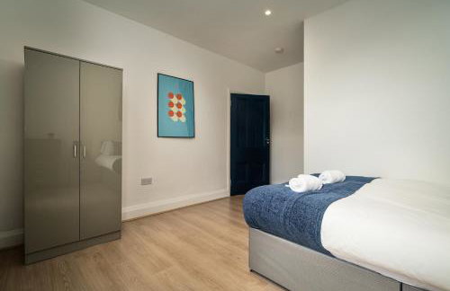 Anfield House - Liverpool Retreat 7 Bedroom Home - Photo 24