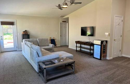 Hook & Hunt - Colorado Activities Headquarter - Photo 3