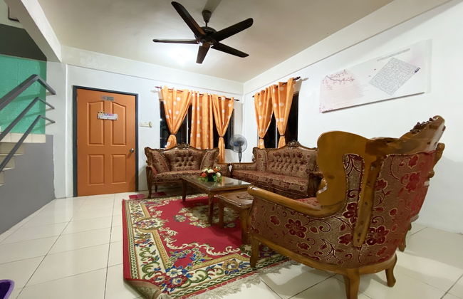 OYO 90198 Aleesya Homestay - Foto 6