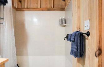 Waterfront 1BR on Working Farm with Deck and View - Foto 16