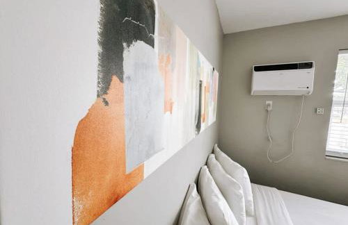 Rustic Retreats Beachy 1BR for 4 guests in the heart of Fort Lauderdale - Foto 14