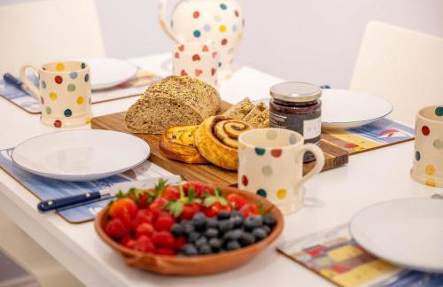 Coastal Escape with Balcony & River Dart Views - Foto 38