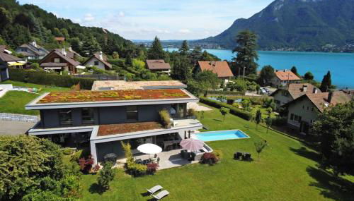 Charming villa with pool lake view 10 minutes from the city center - Photo 1